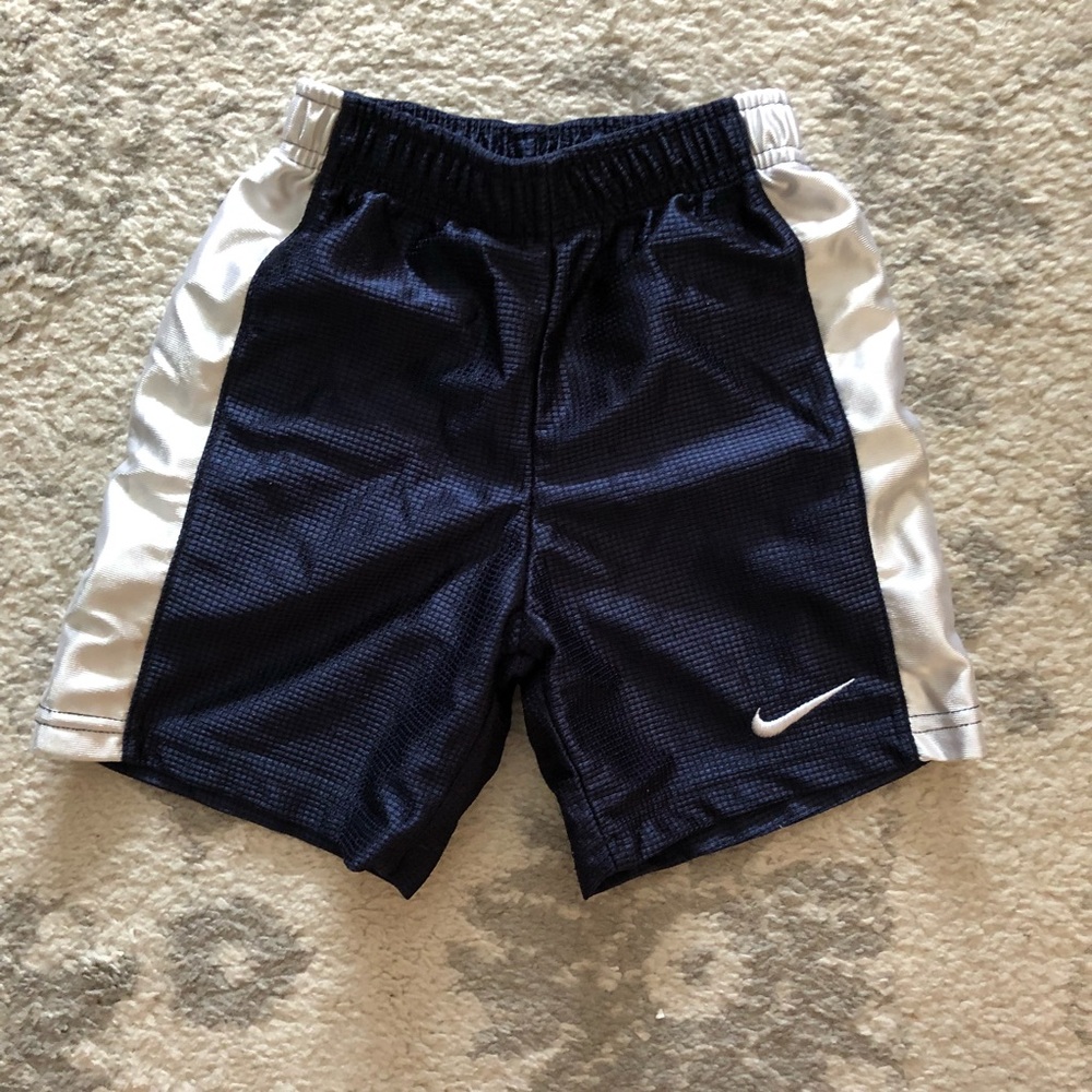 Navy blue & white Boys’ Nike athletic shorts - Picture 6 of 6